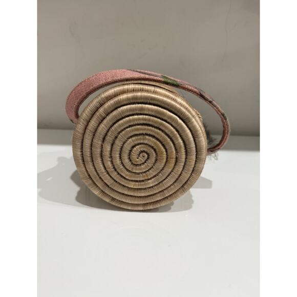 Maison Alma Paraiso Rose Bucket Handbag with Removable Strap - Picture 12 of 13